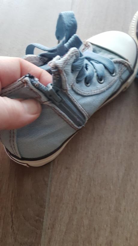 Tenisky vd 17,5 cm, 27