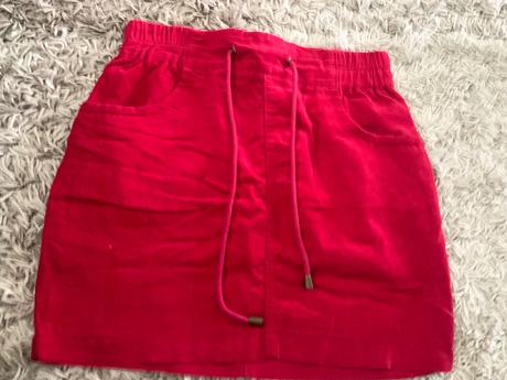 Dámske oblečenie, s