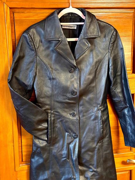 Kabát z pravej kože, s