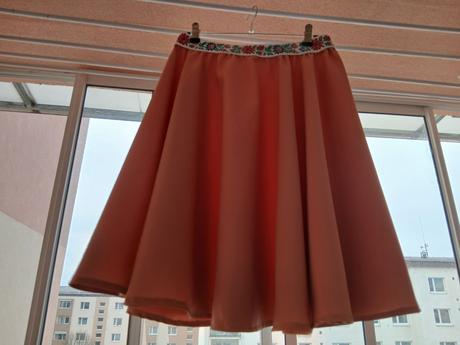 Kruhová sukňa, l / m / s