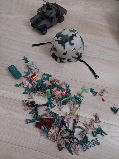 Prilba vojak policia + moznost kupit celu sadu, 