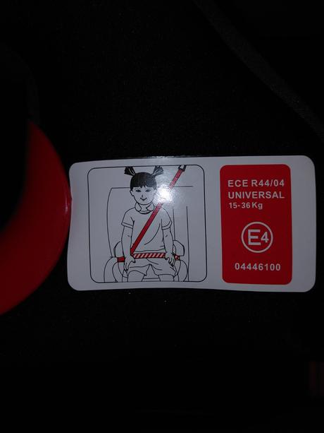 Podsedák s isofixom, caretero