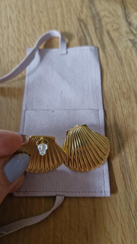 Pozlátené náušnice shell,