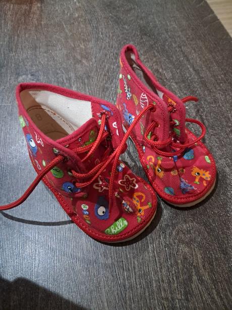 Papucky, 18