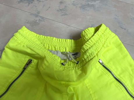 Neónové freestylové otepľovačky, 