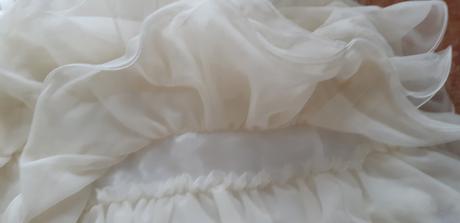 Sukňa s volanikmi, 140