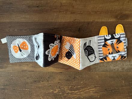 Latkove knihy wee gallery, 