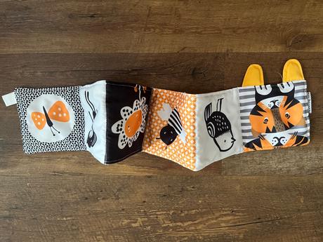 Latkove knihy wee gallery, 