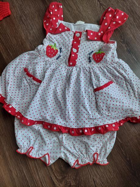 Nádherné šaty, 80