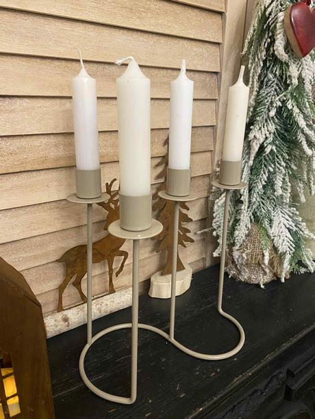 Kovový svietnik na 4 vysoké sviečky - sivohnedý, 