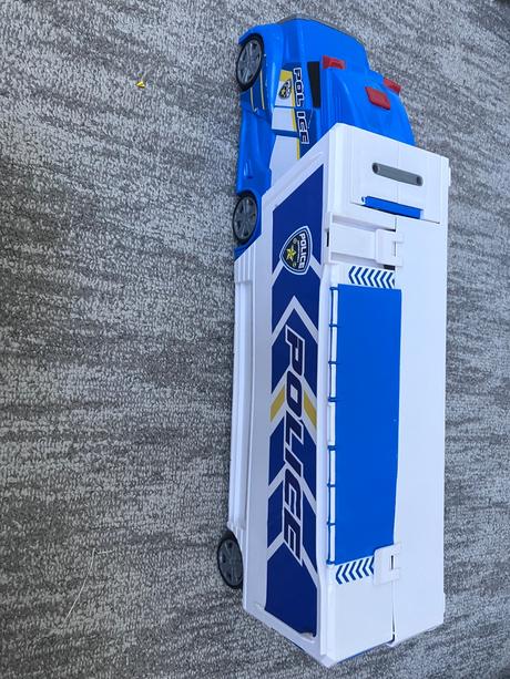 Rozkladacie policajné auto, 