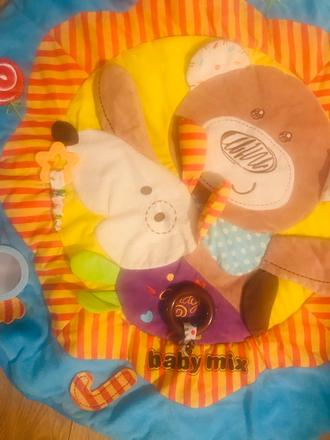 Hracia deka s hrazdickou, 