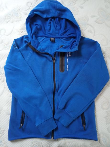 Mikina s kapucňou, 146