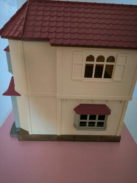 Sylvanian family domček s príslušenstvom,