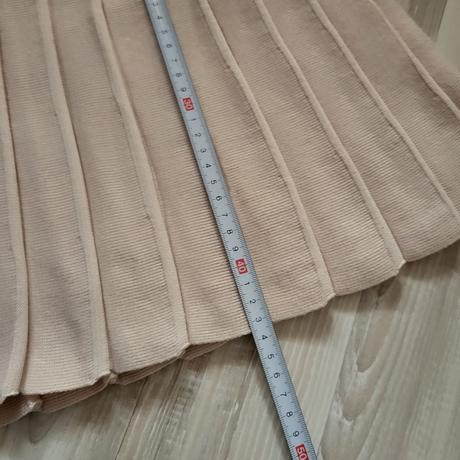 S bezovy set svetrik+ sukna, s