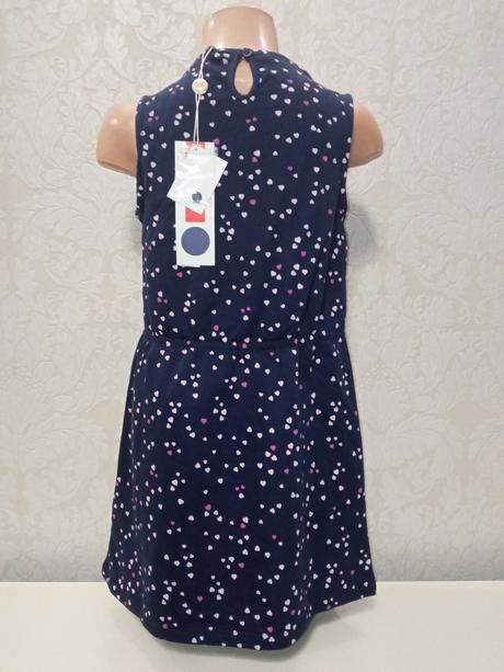 Dievčenské tmavomodré šaty so srdiečkami,8-9 r., original marines,128