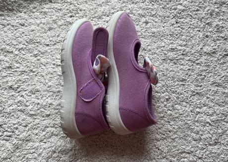 Fialové papuče, 25, 25