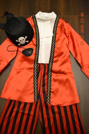 Kostým piráta,