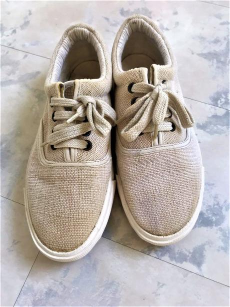 Ľanové tenisky, 37