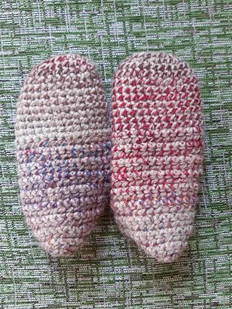 Vlnené háčkované dámske capacky/baleriny, 37