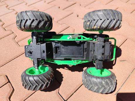 Predám auto na diaľkové ovladanie, 