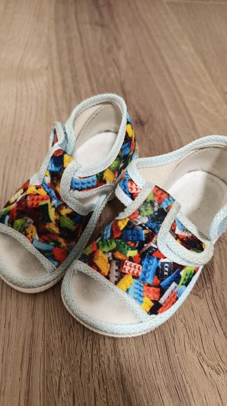 Papučky manik vzor lego, manik