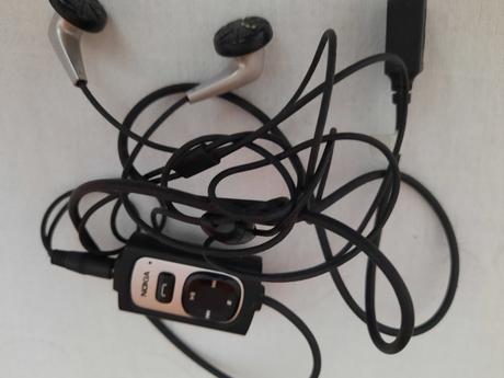 Prehrávač nokia so sluchadlami, nokia