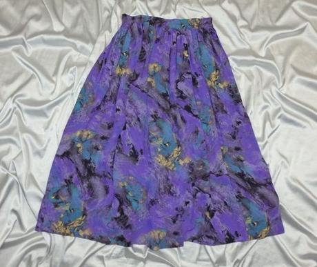 Kvalitná nariasená sukňa, s