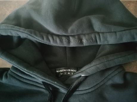 Mikinove saty maniere devoir, s