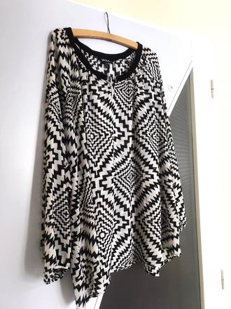 Blúzka s geometrickým vzorom, 4xl