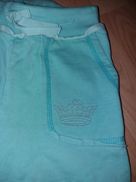 Teplákové nohavice, 92