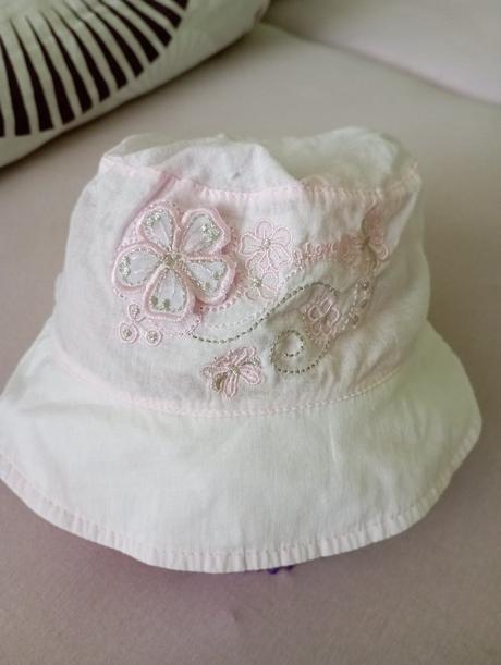 Letný klobúčik, 98