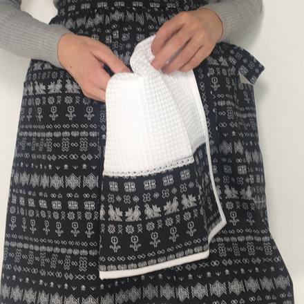 Bavlnená čiernobiela utierka čičmany, 