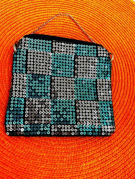 Štrasová taštička,