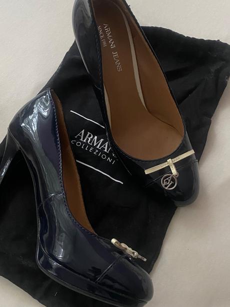 Lodičky tmavomodré lakované, armani,37