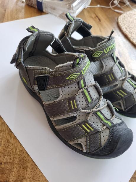 Sandále, umbro,33
