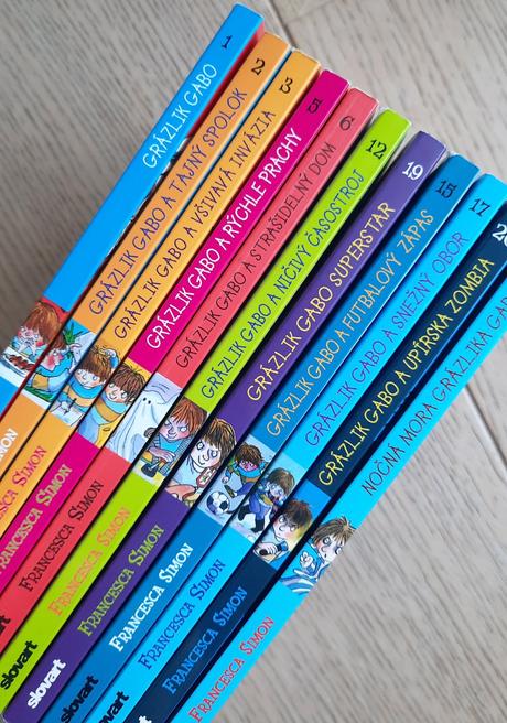 Knižky, séria 11 ks knižiek, grázlik gabo, 