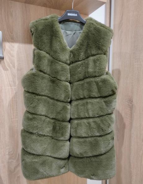 Dámskú kožušinková vesta, 