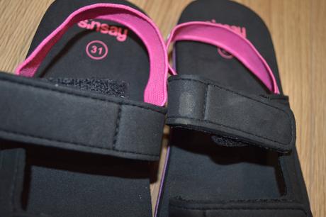 Sandálky, sinsay,31
