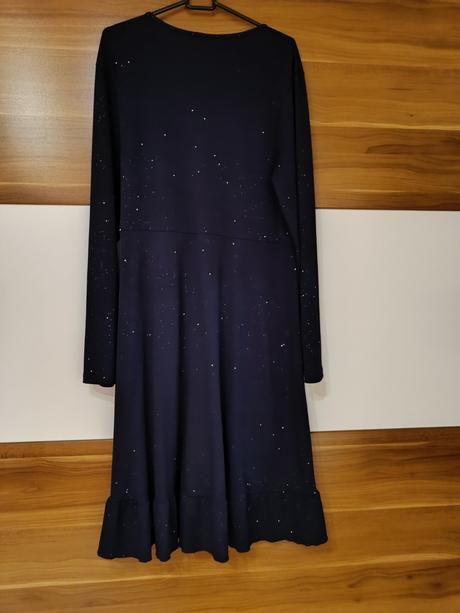 Predám veľmi pekné šaty veľkosť 46/48, 46