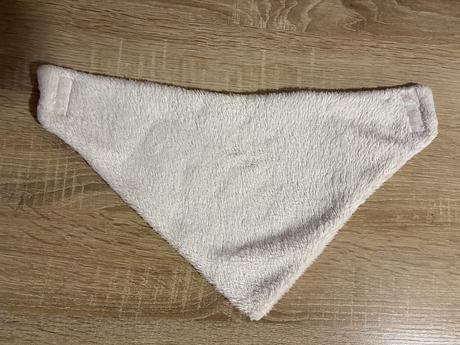 Teplý nákrčník, 98