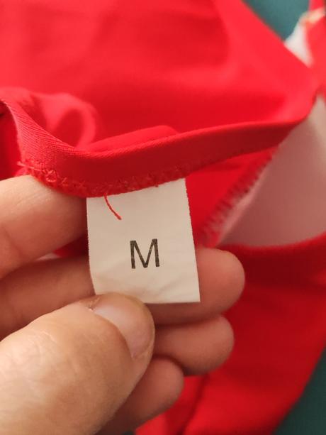 Červené plavky vrch, m