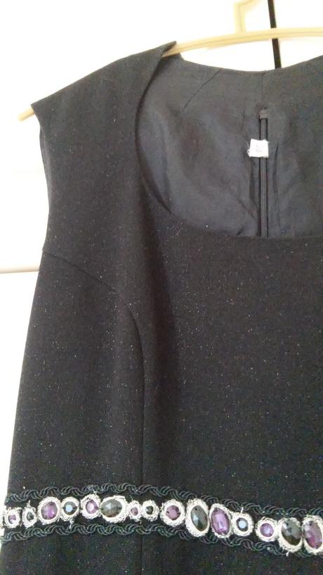 Spoločenské čierne šaty na príležitosť, 36