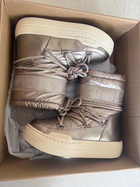Moon boots, 35
