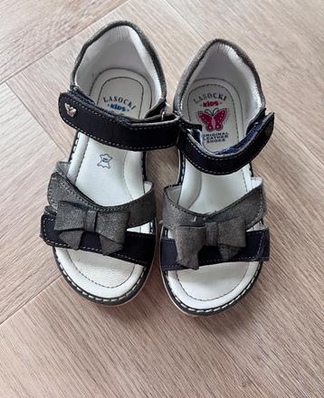 Sandálky, lasocki,26
