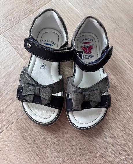 Sandálky, lasocki,26