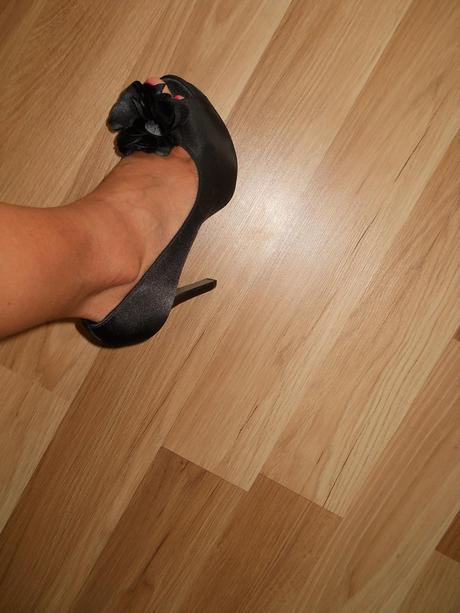 Lodičky s otvorenou špičkou, 37