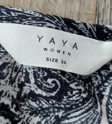 Sivé vzorované šaty, s