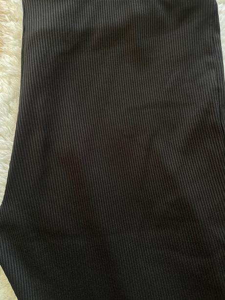 Cierne rebrovane leginy, 