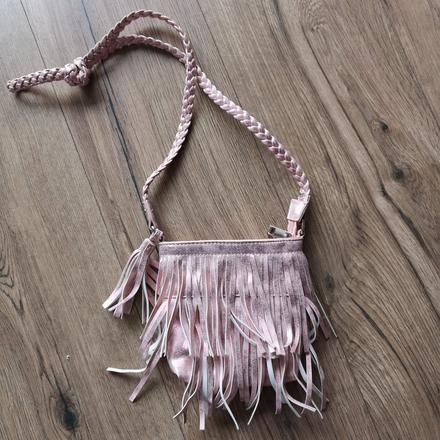 Kabelka so strapcami,